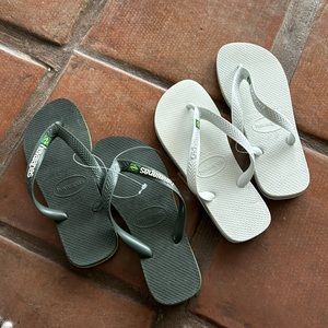 2 pairs: Havaianas Brazil Flag Logo Rubber Flip Flops